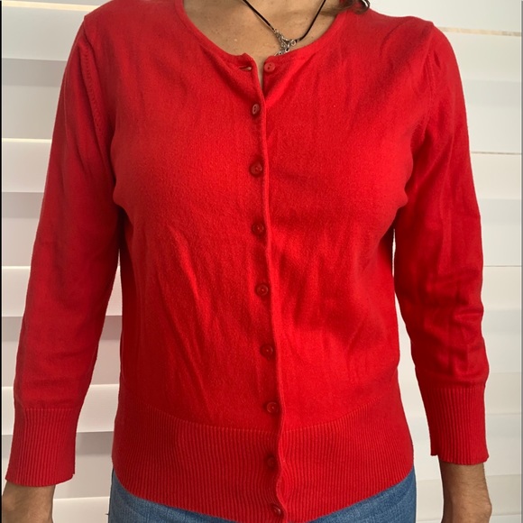 Red sweater - Picture 1 of 3